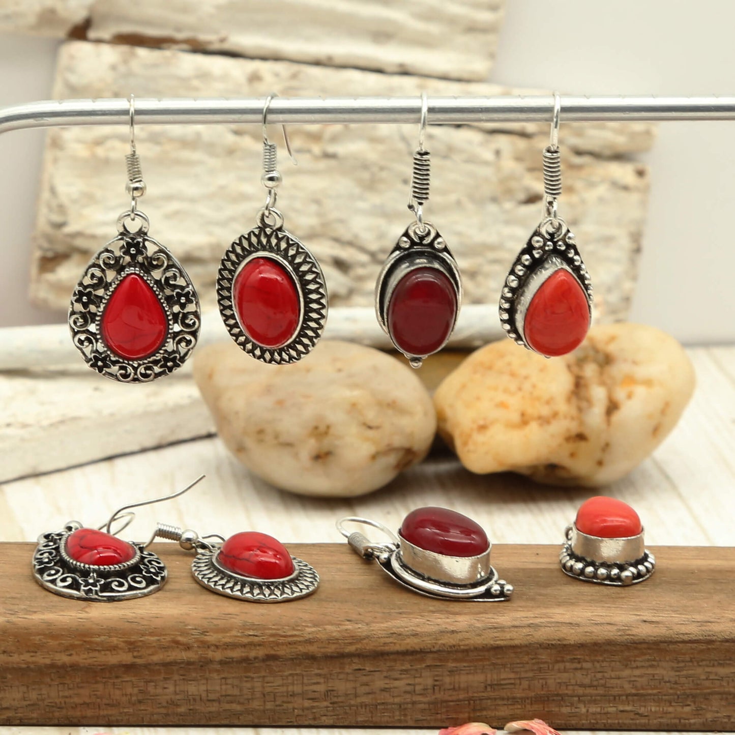 Boho Ohrringe mit rotem Stein in Korallenoptik