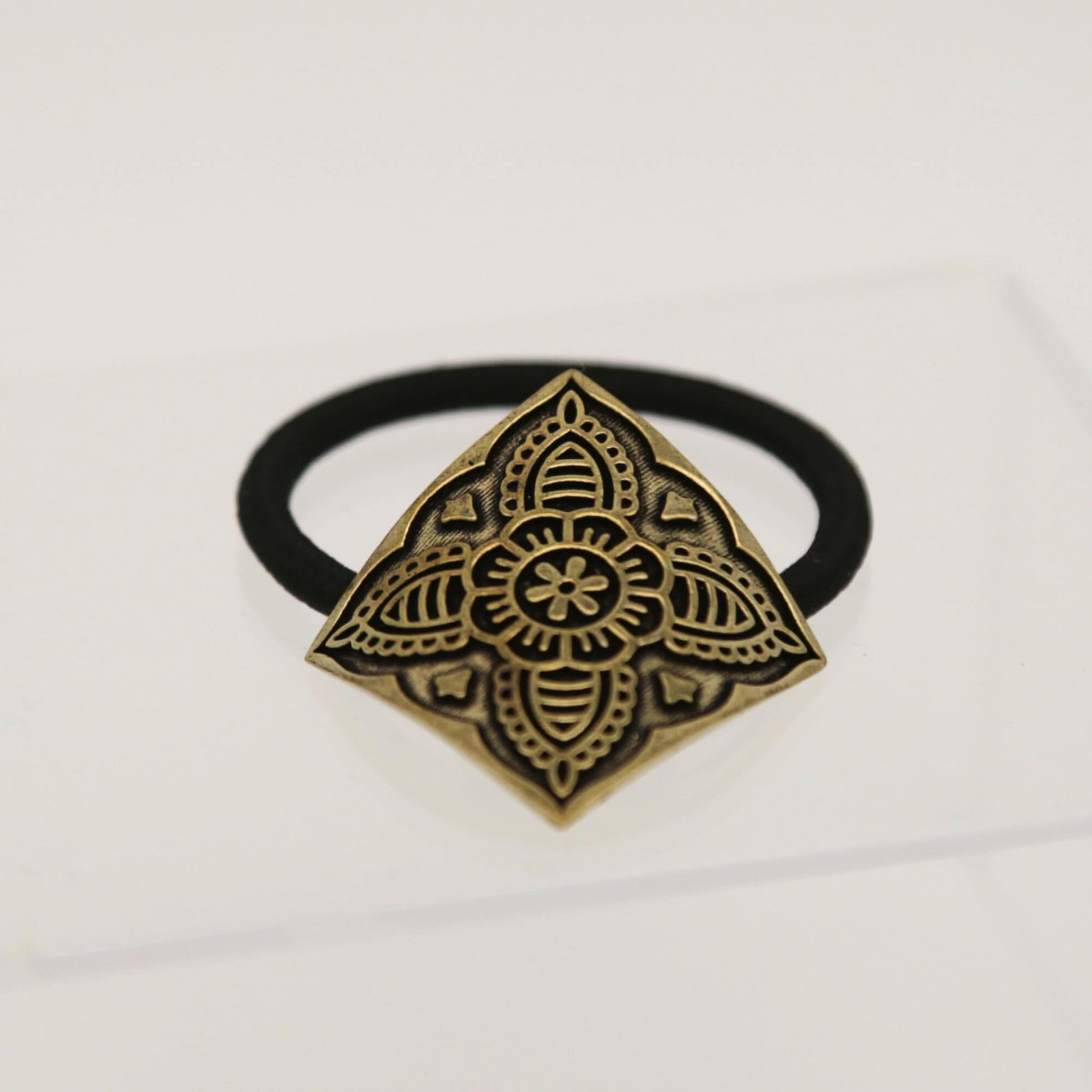 BACHCA Paris | Haargummi Mit Metall Charm In Gold Haar Accessoire - Foto 7